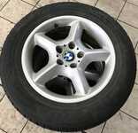 Alu kolo originál BMW X5 7.5x17" ET40, 5x120x72.5 a Nokian WR 225/65 R17 106H 40%