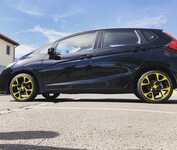HONDA JAZZ jsme obuli na Alu kolo originál RENAULT 7x17“ ET44, 4x100x60 a Bridgestone RE050A 205/40 R17 84W