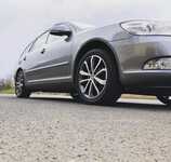 ŠKODA OCTAVIA jsme obuli na Alu kolo originál ŠKODA 7x17" ET49 5x112x57 a Lassa Driveways 225/45 R17 91W