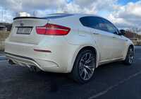 BMW X6M jsme obuli na Alu kolo originál BMW Přední 5x120x74 10x21" ET40 a Yokohama BluEarth Winter V905 285/35 R21 105V XL, Zadní 5x120x72,5 11.5x21" ET38 a Yokohama BluEarth Winter V905 325/30 R21 108V XL