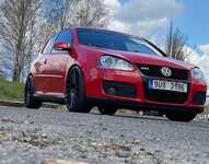 VW GOLF jsme obuli na Alu kolo KESKIN 8.5x19“ ET45, 5x112x66.5 a Gremax Capturar CF19 235/35 R19 91W 