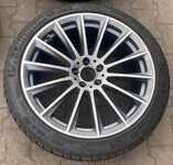 Alu kolo originál MERCEDES AMG 5x112x66.5, Přední 9x20" ET34 a Michelin Pilot Alpin PA4 255/40 R20 101V XL MO 70%, Zadní 10x20" ET48.1 a Michelin Pilot Alpin PA4 285/35 R20 104V XL MO 70% + čidla tlaku TPMS