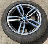 Alu kolo originál BMW X6 Přední 9x19" ET48 5x120x74 a Pirelli Scorpion Winter 255/50 R19 107V RFT * 30%, Zadní 10x19" ET21 5x120x72.5 a Pirelli Scorpion Winter 285/45 R19 111V RFT * 30% + čidla tlaku TPMS
