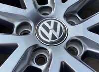 Alu kolo originál VW 7.5x18“ ET51, 5x112x57 a Pirelli Winter 210 SottoZero III 225/40 R18 92H 80%