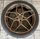 Alu kolo 5x120x72.5 Přední 8.5x19" ET30 a Sebring Ultra High Performance 235/40 R19 96Y XL 30%, Zadní 9.5x19" ET40 a Nexen N'Fera SU4 255/35 R19 96W XL 30% + čidla tlaku TPMS + šrouby 14x1.25
