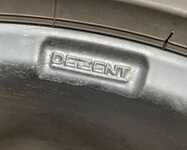 Alu kolo DEZENT 7x17" ET42, 5x108x65 a Lassa Revola 225/55 R17 101Y XL 80%