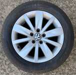 Alu kolo originál VW 7x16" ET45 5x112x57 a Pirelli Cinturato P7 215/55 R16 97W XL 70% a Dunlop Sport BlueResponse 215/55 R16 97W XL 90%