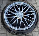 Alu kolo originál MERCEDES AMG 5x112x66.5, Přední 9.5x21" ET56 a Michelin Pilot Sport 4S 275/35 R21 103Y XL MO 90%, Zadní 11x21" ET67 a Michelin Pilot Sport 4S 305/30 R21 104Y XL MO 80% + čidla tlaku TPMS