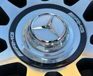 Alu kolo originál MERCEDES AMG 5x112x66.5, Přední 9.5x21" ET56 a Michelin Pilot Sport 4S 275/35 R21 103Y XL MO 90%, Zadní 11x21" ET67 a Michelin Pilot Sport 4S 305/30 R21 104Y XL MO 80% + čidla tlaku TPMS