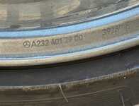 Alu kolo originál MERCEDES AMG 5x112x66.5, Přední 9.5x21" ET56 a Michelin Pilot Sport 4S 275/35 R21 103Y XL MO 90%, Zadní 11x21" ET67 a Michelin Pilot Sport 4S 305/30 R21 104Y XL MO 80% + čidla tlaku TPMS