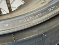 Alu kolo originál MERCEDES AMG 5x112x66.5, Přední 9.5x21" ET56 a Michelin Pilot Sport 4S 275/35 R21 103Y XL MO 90%, Zadní 11x21" ET67 a Michelin Pilot Sport 4S 305/30 R21 104Y XL MO 80% + čidla tlaku TPMS