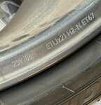 Alu kolo originál MERCEDES AMG 5x112x66.5, Přední 9.5x21" ET56 a Michelin Pilot Sport 4S 275/35 R21 103Y XL MO 90%, Zadní 11x21" ET67 a Michelin Pilot Sport 4S 305/30 R21 104Y XL MO 80% + čidla tlaku TPMS