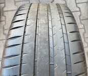 Alu kolo originál MERCEDES AMG 5x112x66.5, Přední 9.5x21" ET56 a Michelin Pilot Sport 4S 275/35 R21 103Y XL MO 90%, Zadní 11x21" ET67 a Michelin Pilot Sport 4S 305/30 R21 104Y XL MO 80% + čidla tlaku TPMS
