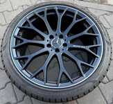 Alu kolo originál MERCEDES AMG 5x112x66.5, Přední 9.5x21" ET56 a Pirelli P Zero Winter 265/35 R21 101W XL MO 70%, Zadní 11x21" ET67 a Pirelli P Zero Winter 295/30 R21 102V XL MO 30% + čidla tlaku TPMS