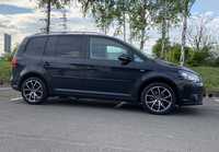 VW TOURAN jsme obuli na Alu kolo ARCEO 7,5x17“ ET40, 5x112x57 a Lassa Driveways Sport + 225/45 R17 94Y XL