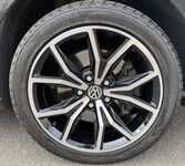 VW TOURAN jsme obuli na Alu kolo ARCEO 7,5x17“ ET40, 5x112x57 a Lassa Driveways Sport + 225/45 R17 94Y XL