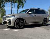 BMW X7 jsme obuli na Alu kolo HRS Přední 5x112x66.5 9.5x22" ET32 a Pirelli P Zero PZ4 Sports Car 275/40 R22 107Y XL RFT, Zadní 5x112x66.5 10.5x22" ET43 a Pirelli P Zero PZ4 Sports Car 315/35 R22 111Y XL RFT + čidla tlaku TPMS