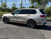 BMW X7 jsme obuli na Alu kolo HRS Přední 5x112x66.5 9.5x22" ET32 a Pirelli P Zero PZ4 Sports Car 275/40 R22 107Y XL RFT, Zadní 5x112x66.5 10.5x22" ET43 a Pirelli P Zero PZ4 Sports Car 315/35 R22 111Y XL RFT + čidla tlaku TPMS