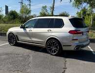 BMW X7 jsme obuli na Alu kolo HRS Přední 5x112x66.5 9.5x22" ET32 a Pirelli P Zero PZ4 Sports Car 275/40 R22 107Y XL RFT, Zadní 5x112x66.5 10.5x22" ET43 a Pirelli P Zero PZ4 Sports Car 315/35 R22 111Y XL RFT + čidla tlaku TPMS