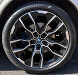 BMW X7 jsme obuli na Alu kolo HRS Přední 5x112x66.5 9.5x22" ET32 a Pirelli P Zero PZ4 Sports Car 275/40 R22 107Y XL RFT, Zadní 5x112x66.5 10.5x22" ET43 a Pirelli P Zero PZ4 Sports Car 315/35 R22 111Y XL RFT + čidla tlaku TPMS