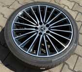 Alu kolo originál MERCEDES AMG 5x112x66.5 PŘEDNÍ 7.5x19" ET40 a Continental SportContact 5 225/40 R19 93Y XL 30%, ZADNÍ 9x19" ET58.1 a Continental ContiSportContact 5P 255/35 R19 96Y XL 50% + čidla tlaku TPMS