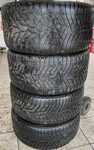 Alu kolo originál BMW X5 a X6 Přední 5x120x74 10x21" ET40 a Yokohama BluEarth Winter V905 285/35 R21 105V XL 50%, Zadní 5x120x72,5 11.5x21" ET38 a Yokohama BluEarth Winter V905 325/30 R21 108V XL 50% + čidla tlaku TPMS