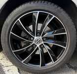 VW GOLF jsme obuli na Alu kolo HRS 7x17“ ET49, 5x112x57 a Lassa Revola 225/45 R17 91W