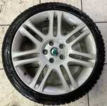 Alu kolo originál ŠKODA 7.5x18“ ET46, 5x112x57 a Dunlop Winter Sport 5 225/40 R18 92V XL 70% a Matador MP92 Sibir Snow 225/40 R18 92V XL 20%