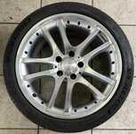 Alu kolo originál BRABUS 5x112x66.5 PŘEDNÍ 8.5x18" ET50 a Michelin Primacy 4 235/40 R18 91W 60%, ZADNÍ 9.5x18" ET50 a Dunlop SP Sport 01 275/35 R18 95W ROF * 0% 
