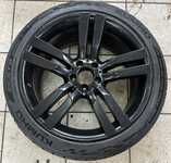 Alu kolo originál MERCEDES 5x112x66.5, Přední 8.5x20" ET45 a Goodyear Eagle F1 Asymmetric 3 235/45 R20 100V XL 70%, Zadní 9.5x20" ET57 a Kumho Ecsta Sport PS72 255/40 R20 104Y XL 70% + čidla tlaku TPMS