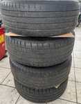 Alu kolo originál MERCEDES 5x112x66.5, Přední 8.5x20" ET45 a Goodyear Eagle F1 Asymmetric 3 235/45 R20 100V XL 70%, Zadní 9.5x20" ET57 a Kumho Ecsta Sport PS72 255/40 R20 104Y XL 70% + čidla tlaku TPMS