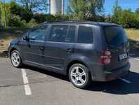 VW TOURAN jsme obuli na Alu kolo originál SEAT 7x17" ET54 5x112x57 a Hankook K117 Ventus S1 evo 2 225/45 R17 91W