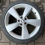 Alu kolo originál ŠKODA 7x17" ET46, 5x100x57 a Nexen N'Fera SU1 215/40 R17 87W XL