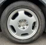 MERCEDES E-Class jsme obuli na Alu kolo originál MERCEDES 7.5x16" ET41, 5x112x66.5 a Nexen N Fera SU1 225/55 R16 95W